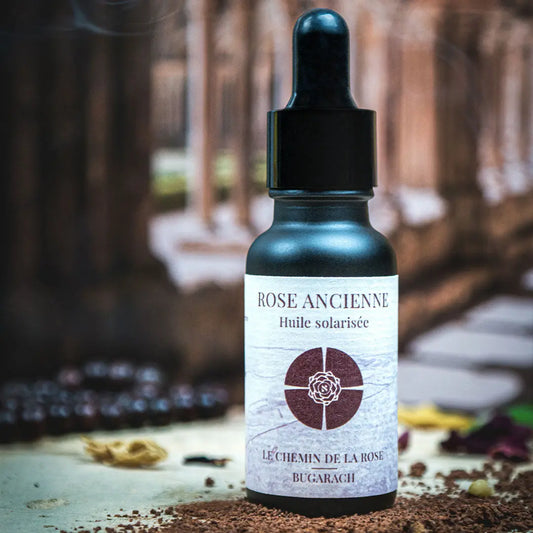 Huile de rose ancienne - Naturelle & artisanale | Le Chemin de la Rose Le Chemin de la Rose